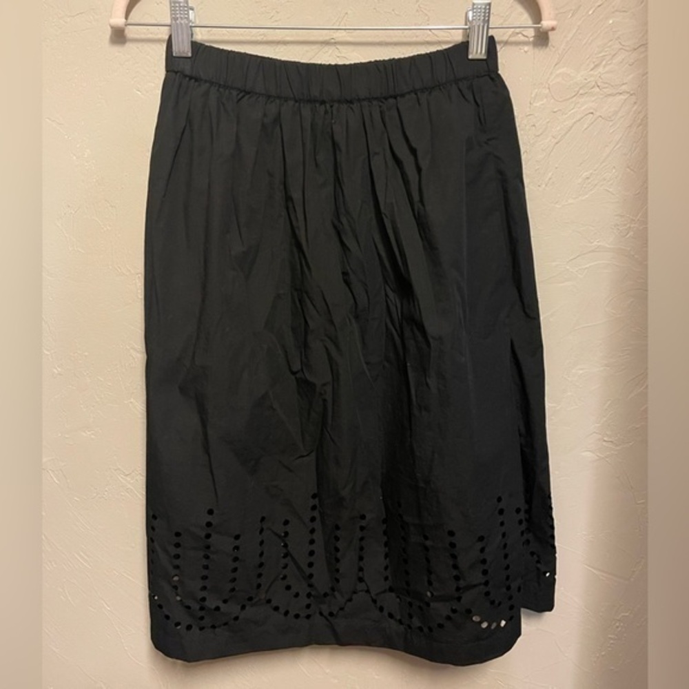 NWT 🏷️ Gap Black A-Line Skirt - size xsmall